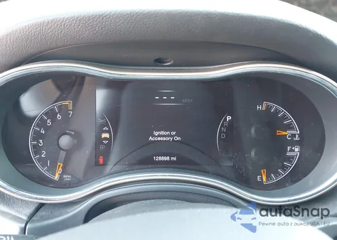 2017 Jeep Grand Cherokee Laredo 4X2 z USA, uszkodzony, nr VIN 1C4RJEAG8HC813755